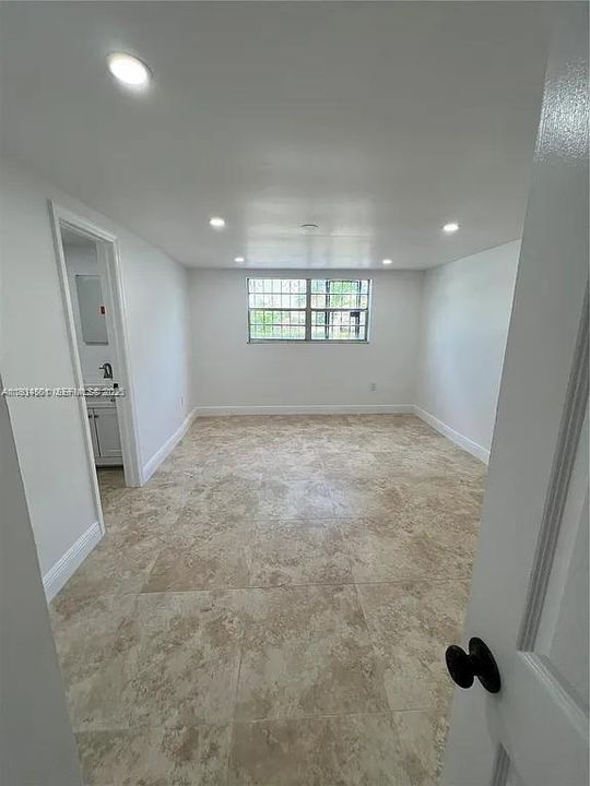 В аренду: $2,750 (3 спален, 2 ванн, 930 Квадратных фут)