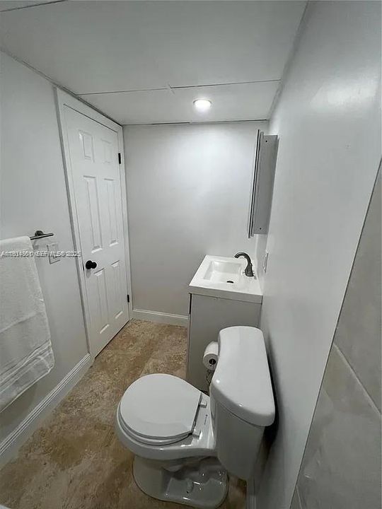 В аренду: $2,750 (3 спален, 2 ванн, 930 Квадратных фут)