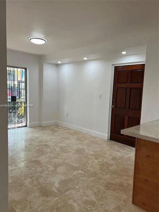 В аренду: $2,750 (3 спален, 2 ванн, 930 Квадратных фут)