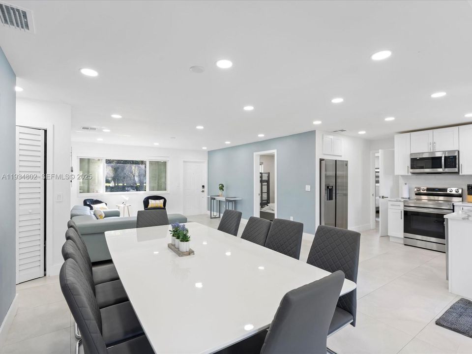 For Rent: $5,999 (4 beds, 3 baths, 1348 Square Feet)