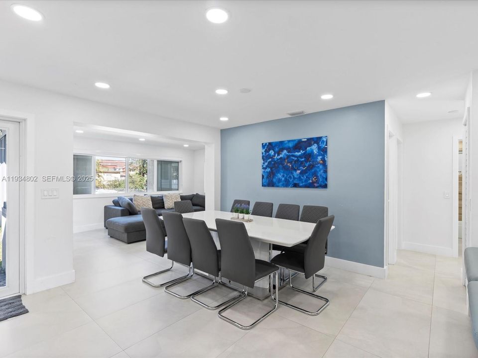 For Rent: $5,999 (4 beds, 3 baths, 1348 Square Feet)