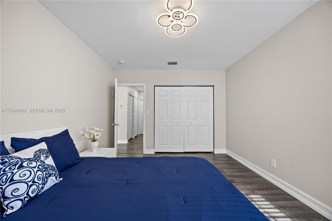 For Rent: $4,300 (3 beds, 2 baths, 1472 Square Feet)