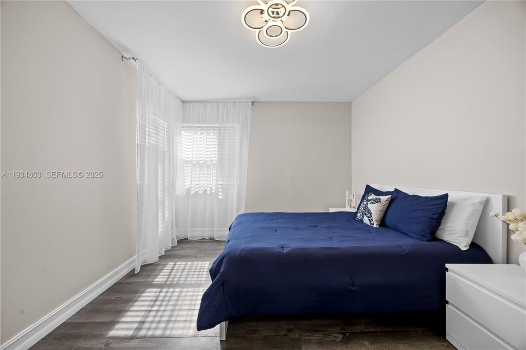 For Rent: $4,300 (3 beds, 2 baths, 1472 Square Feet)