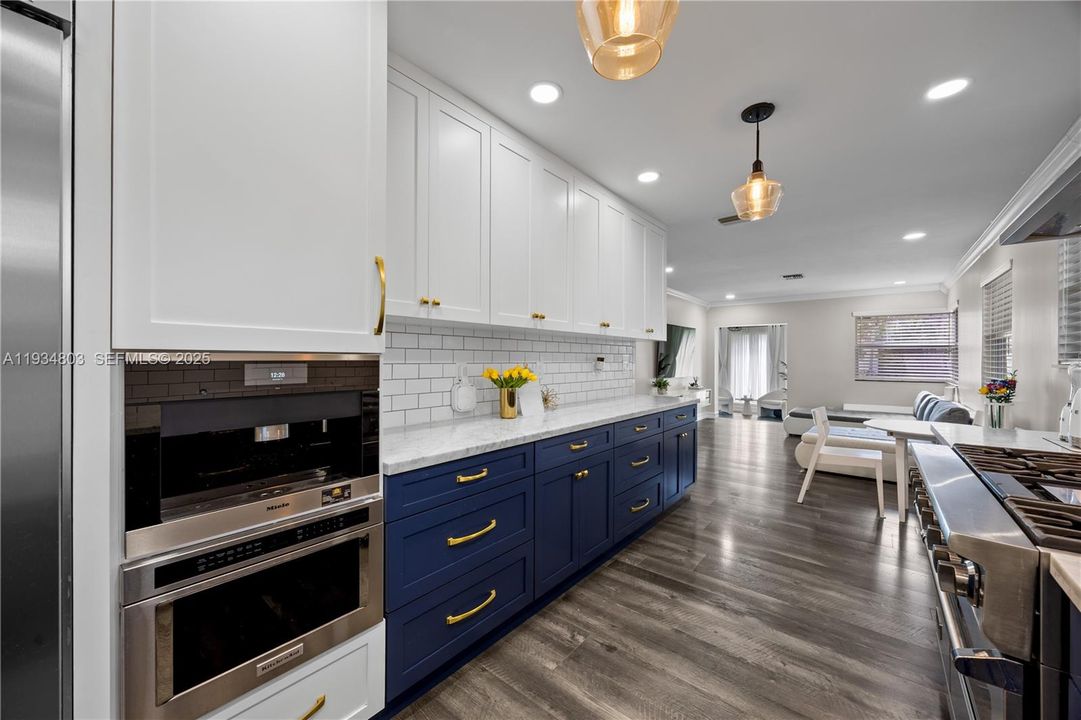 For Rent: $4,300 (3 beds, 2 baths, 1472 Square Feet)