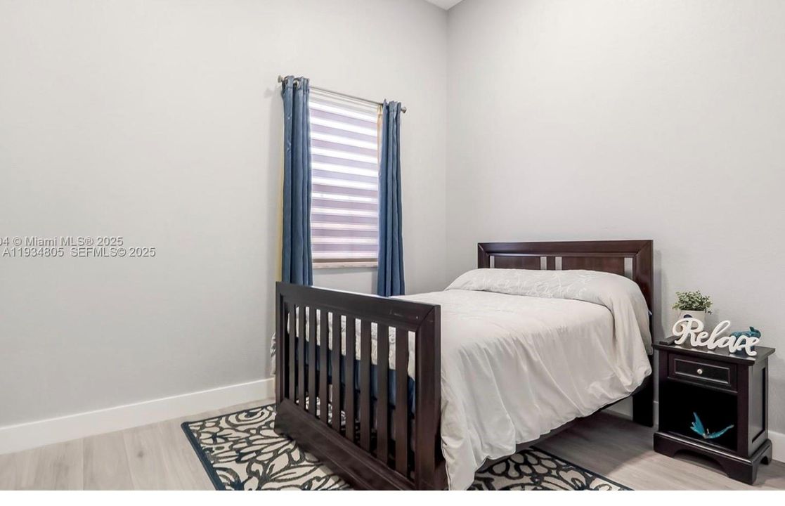 出租: $3,950 (4 贝兹, 3 浴室, 2300 平方英尺)