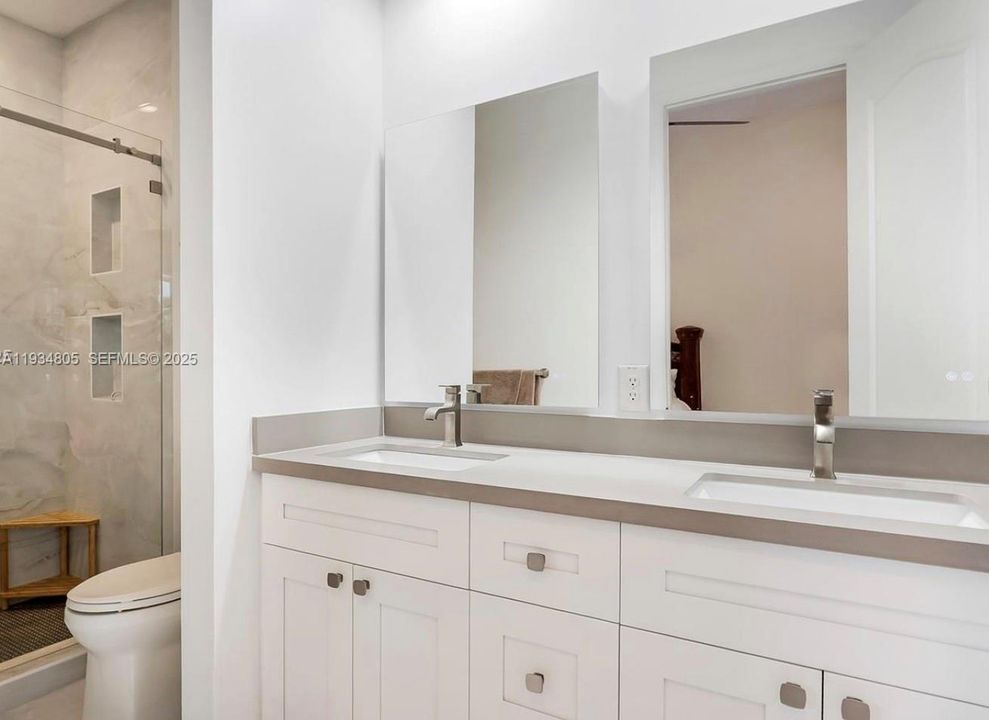 出租: $3,950 (4 贝兹, 3 浴室, 2300 平方英尺)