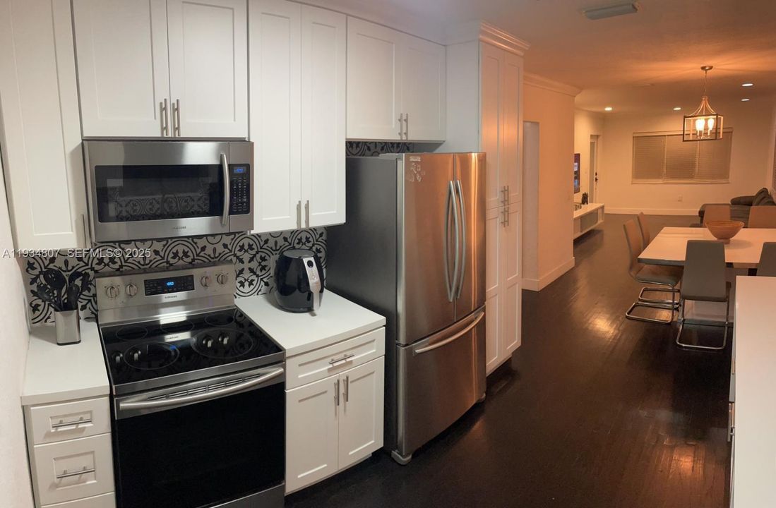 En Venta: $465,000 (3 camas, 2 baños, 1263 Pies cuadrados)