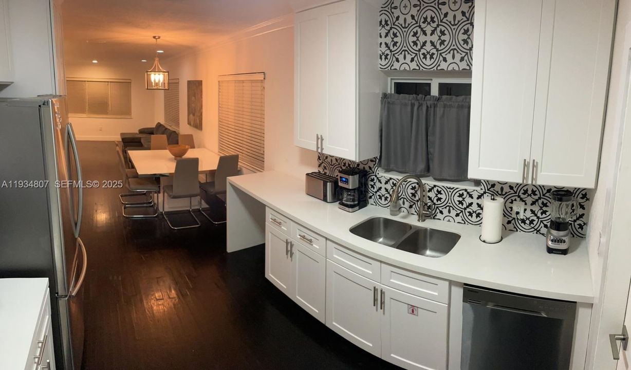 En Venta: $465,000 (3 camas, 2 baños, 1263 Pies cuadrados)