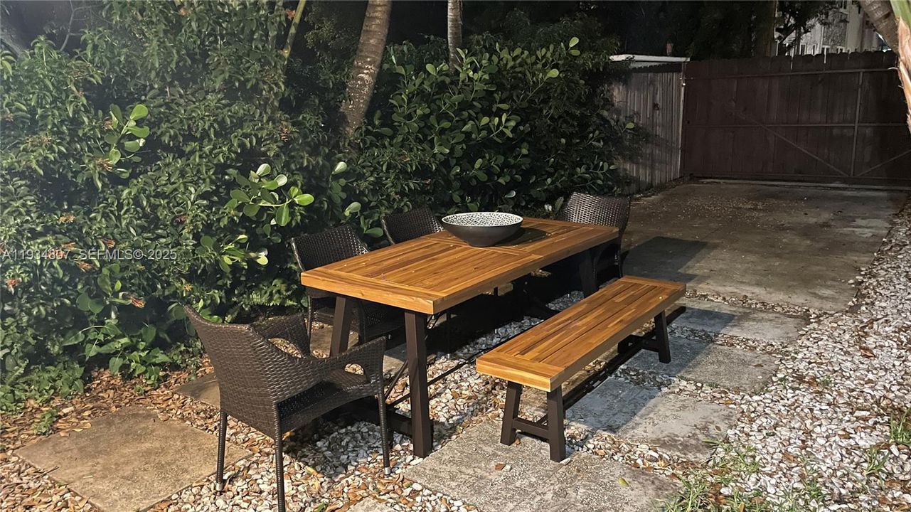 En Venta: $465,000 (3 camas, 2 baños, 1263 Pies cuadrados)