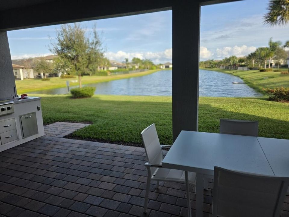 24-Lanai overlooks water
