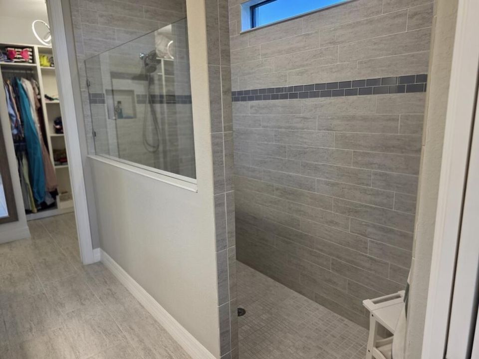 13-Master Shower