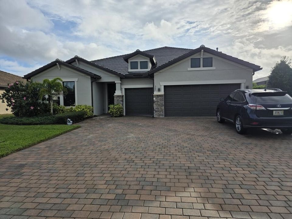 62-5-5 Executive Home