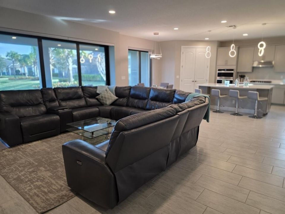 08-Open Concept Living