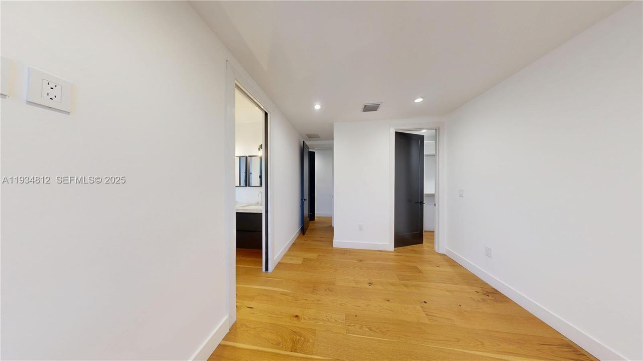 For Rent: $5,800 (3 beds, 2 baths, 1676 Square Feet)