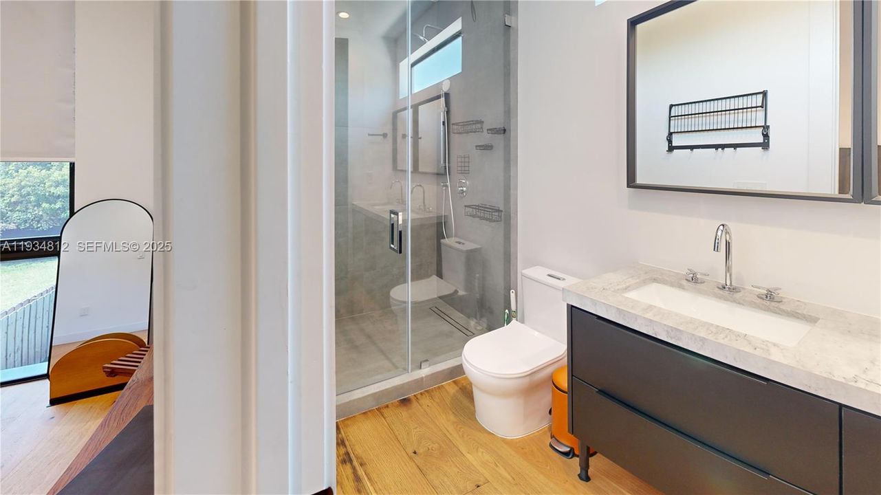 For Rent: $5,800 (3 beds, 2 baths, 1676 Square Feet)