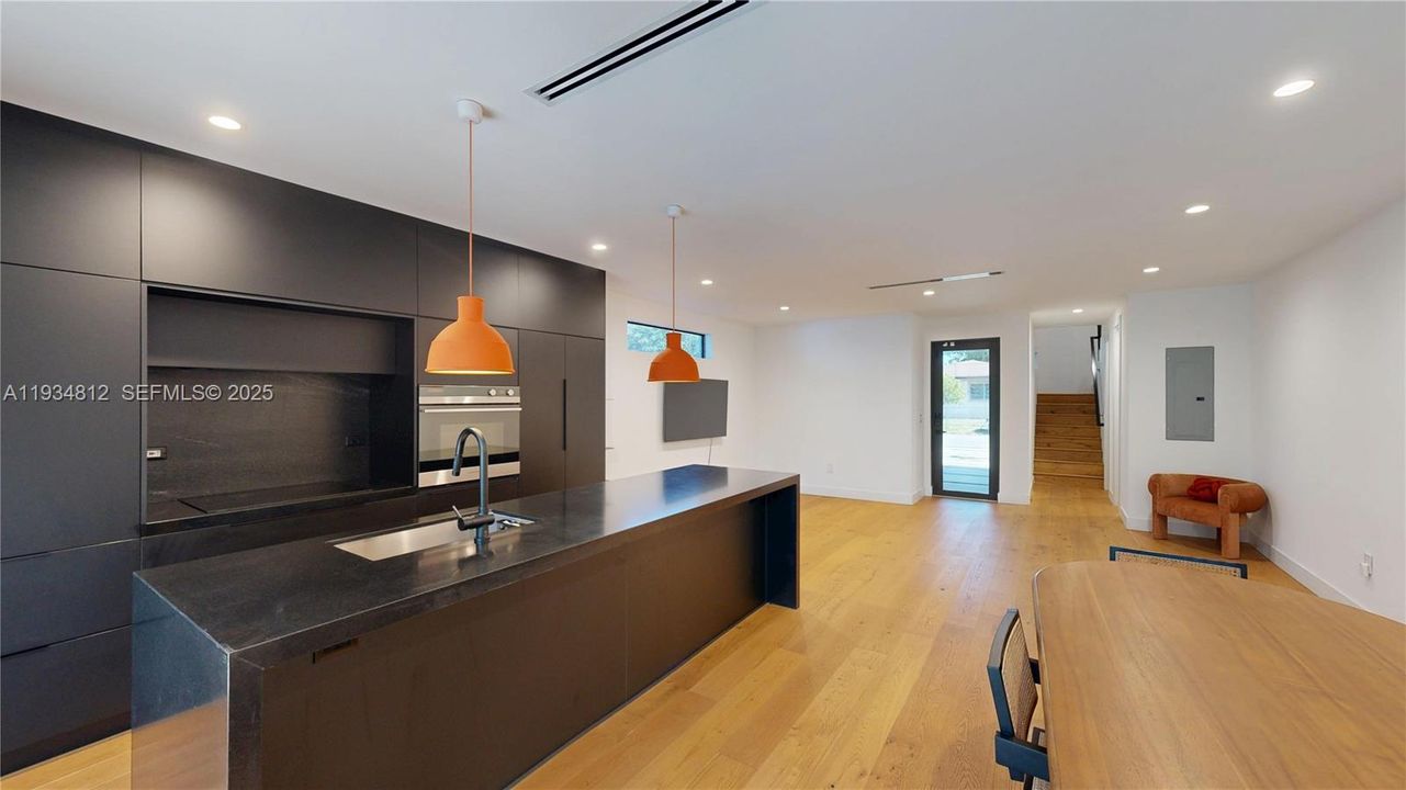 For Rent: $5,800 (3 beds, 2 baths, 1676 Square Feet)