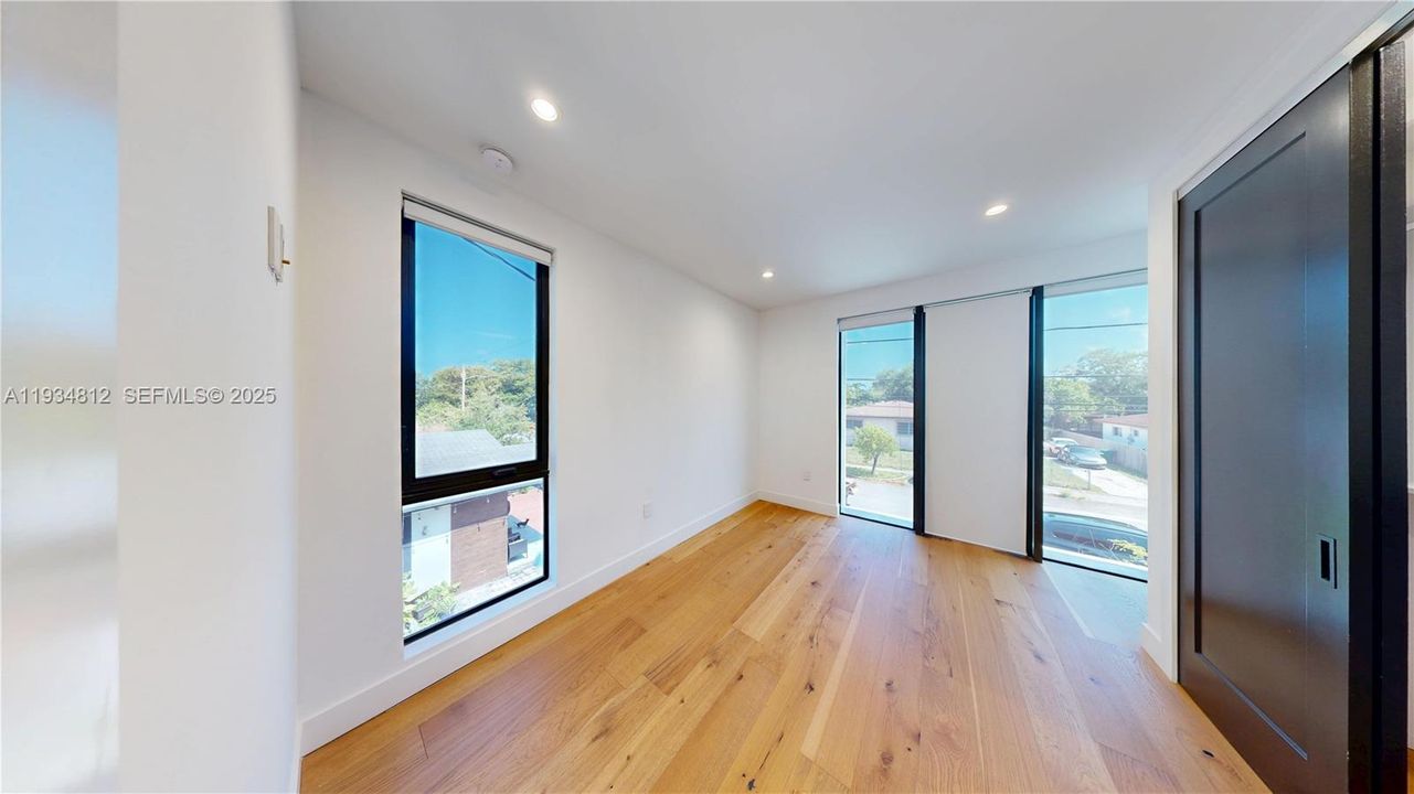 For Rent: $5,800 (3 beds, 2 baths, 1676 Square Feet)