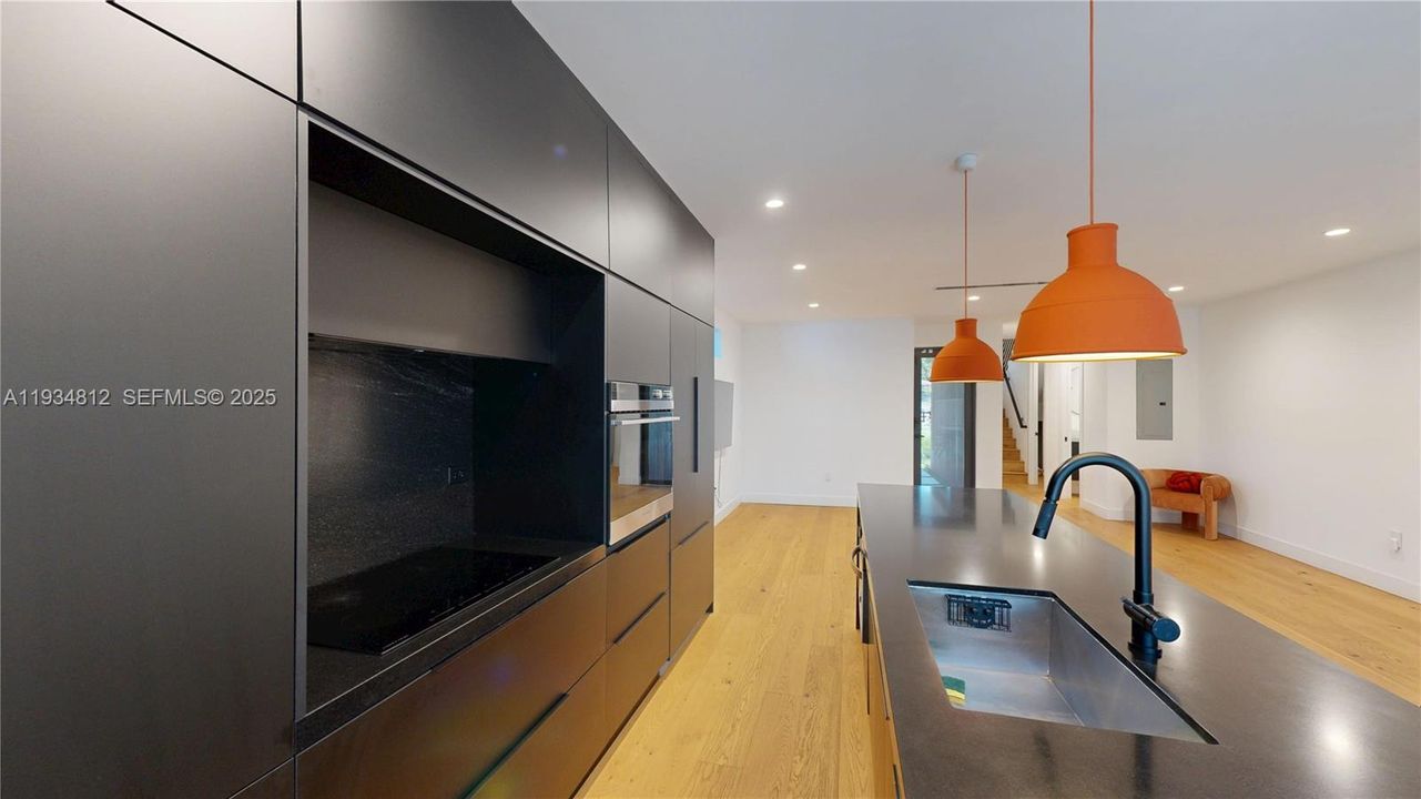 For Rent: $5,800 (3 beds, 2 baths, 1676 Square Feet)