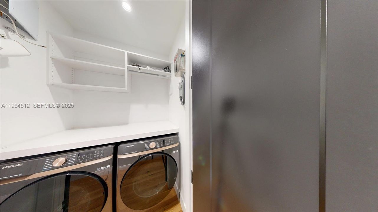 For Rent: $5,800 (3 beds, 2 baths, 1676 Square Feet)