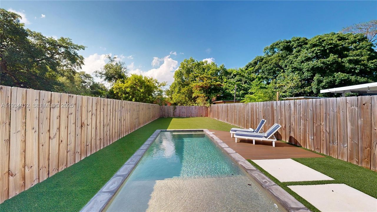 For Rent: $5,800 (3 beds, 2 baths, 1676 Square Feet)