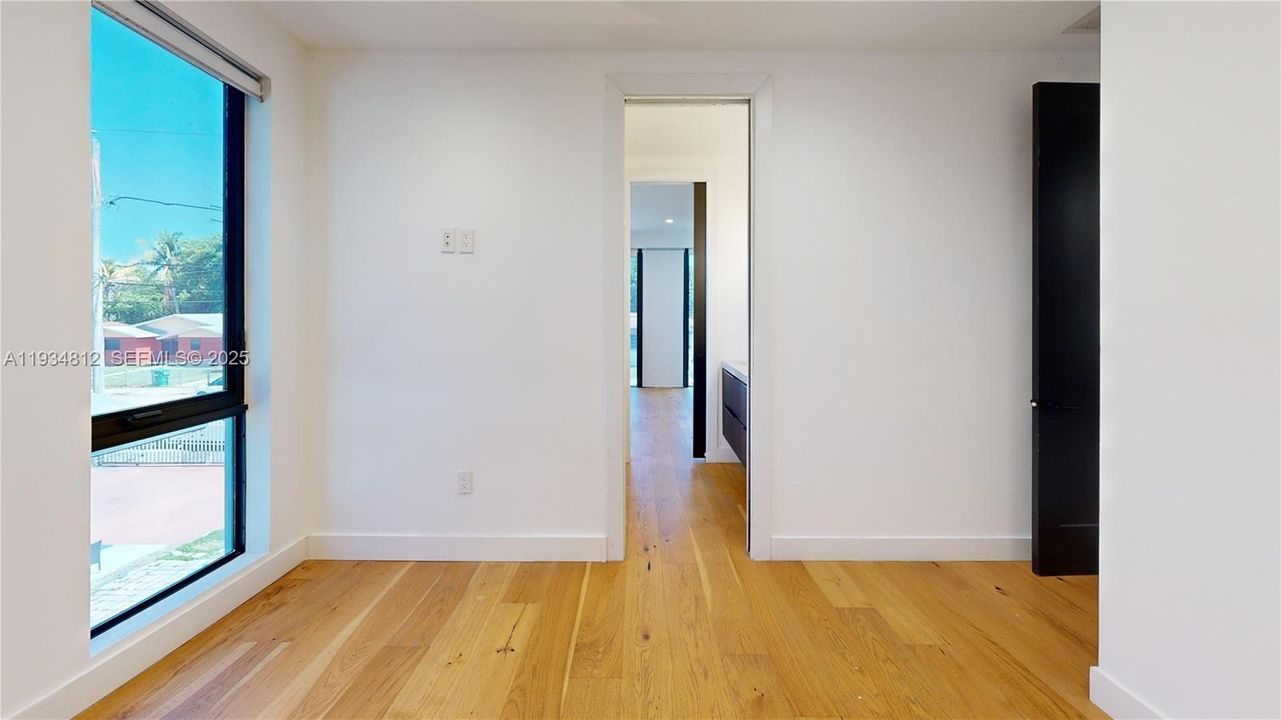 For Rent: $5,800 (3 beds, 2 baths, 1676 Square Feet)