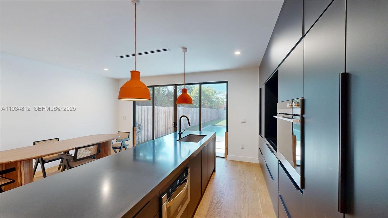 For Rent: $5,800 (3 beds, 2 baths, 1676 Square Feet)