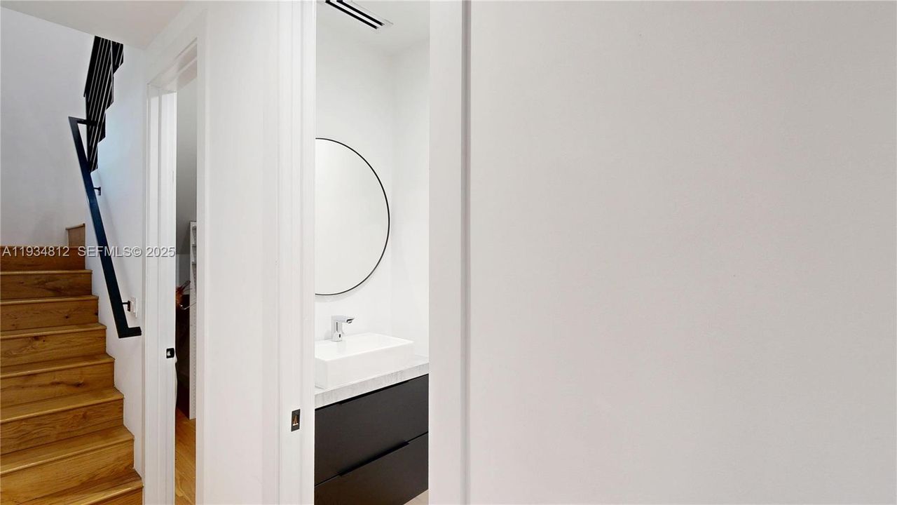 For Rent: $5,800 (3 beds, 2 baths, 1676 Square Feet)