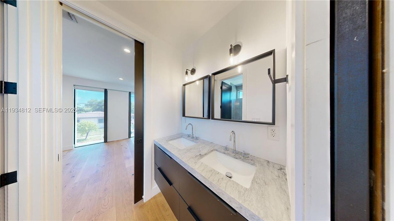 For Rent: $5,800 (3 beds, 2 baths, 1676 Square Feet)