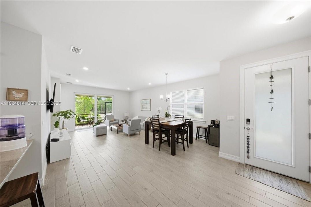 For Sale: $510,000 (2 beds, 2 baths, 1496 Square Feet)