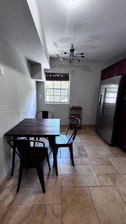 For Sale: $819,000 (2 beds, 1 baths, 1373 Square Feet)