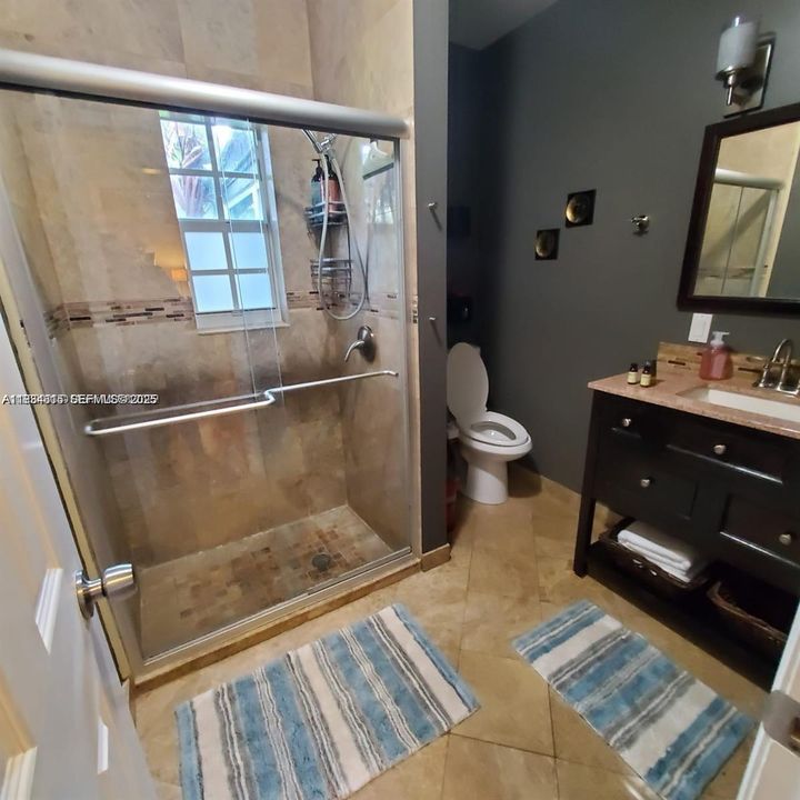 For Sale: $965,000 (2 beds, 1 baths, 1373 Square Feet)