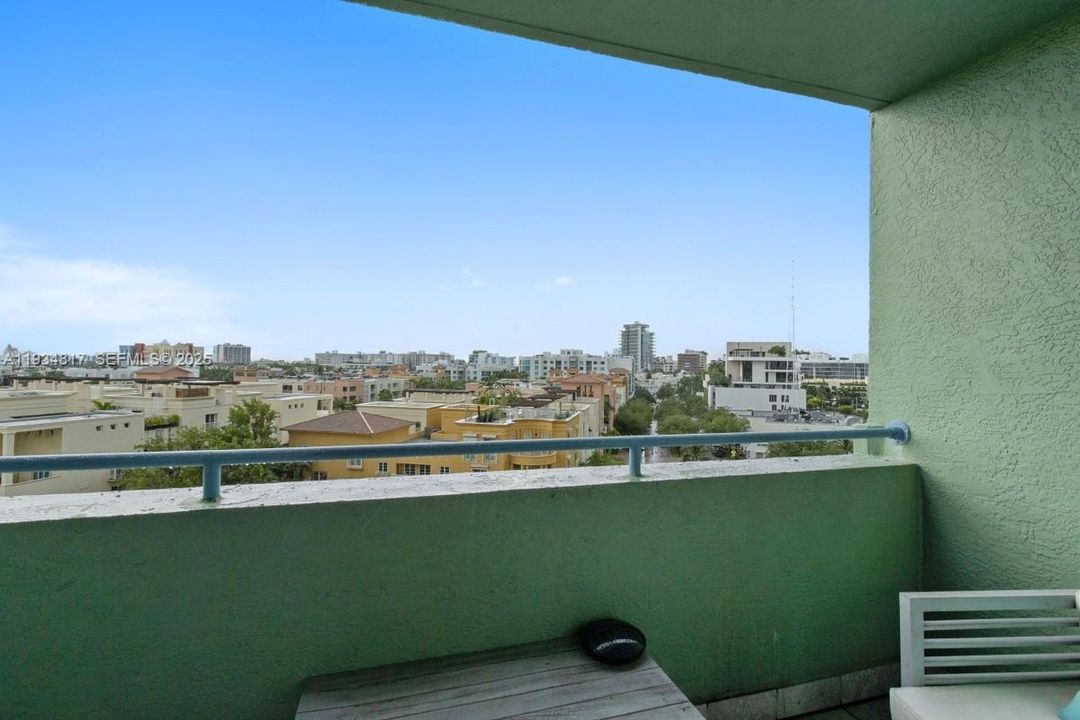 出租: $4,750 (1 贝兹, 1 浴室, 740 平方英尺)