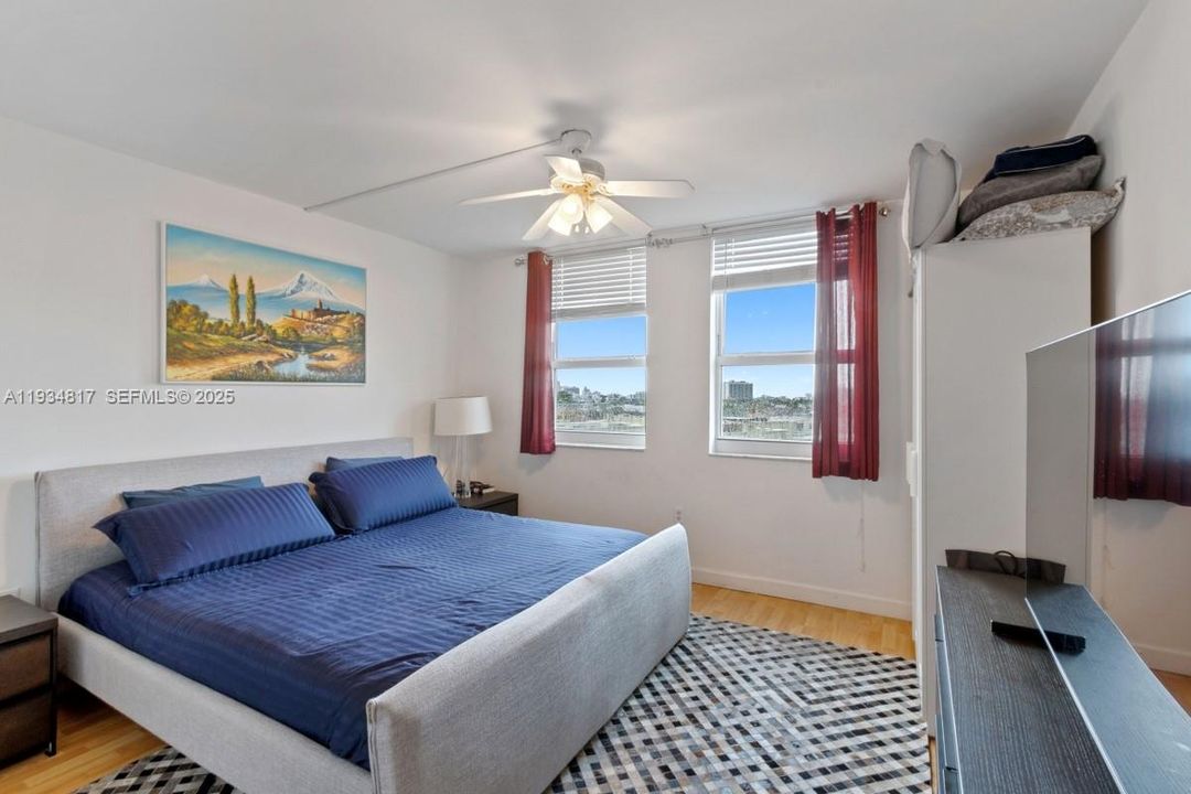 出租: $4,750 (1 贝兹, 1 浴室, 740 平方英尺)