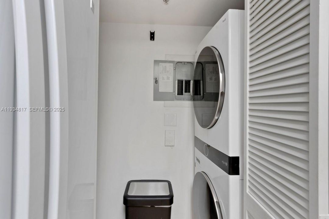 出租: $4,750 (1 贝兹, 1 浴室, 740 平方英尺)