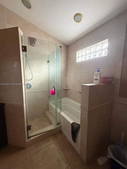 На продажу: $499,999 (3 спален, 2 ванн, 1692 Квадратных фут)