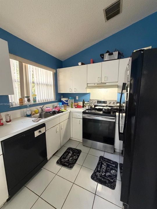 На продажу: $499,999 (3 спален, 2 ванн, 1692 Квадратных фут)