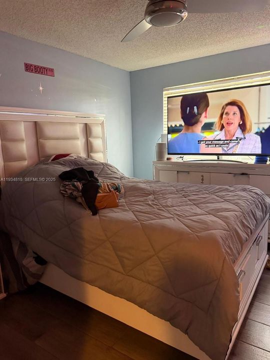 На продажу: $499,999 (3 спален, 2 ванн, 1692 Квадратных фут)