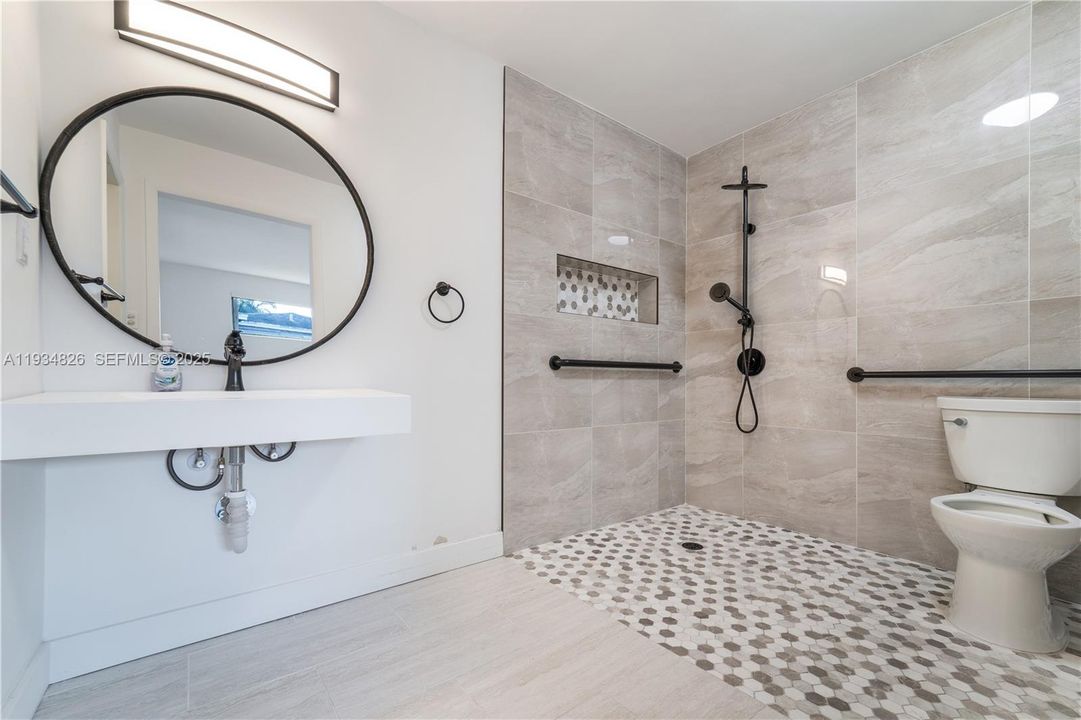 For Sale: $850,000 (4 beds, 2 baths, 1785 Square Feet)