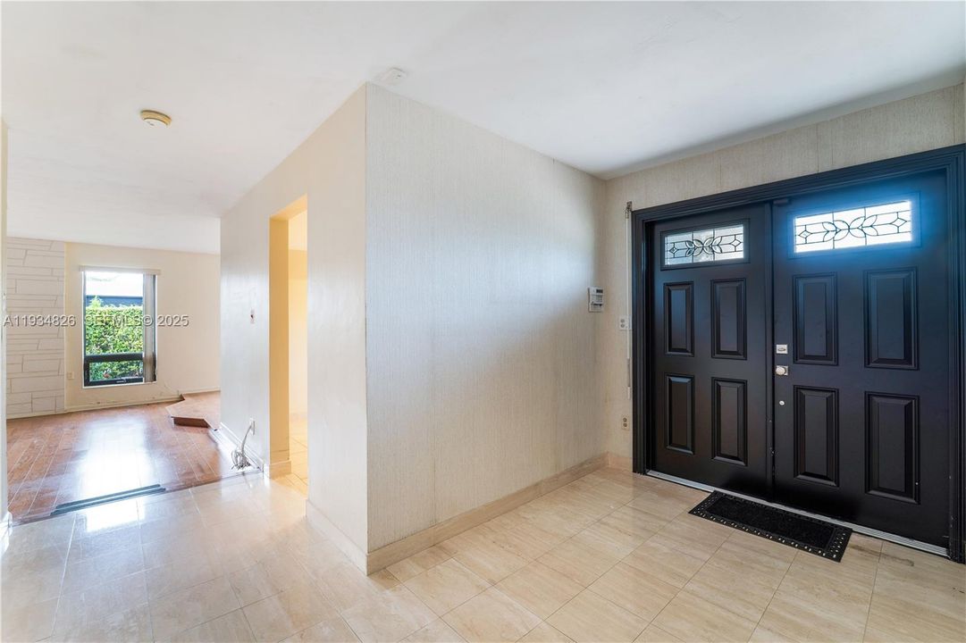 For Sale: $850,000 (4 beds, 2 baths, 1785 Square Feet)