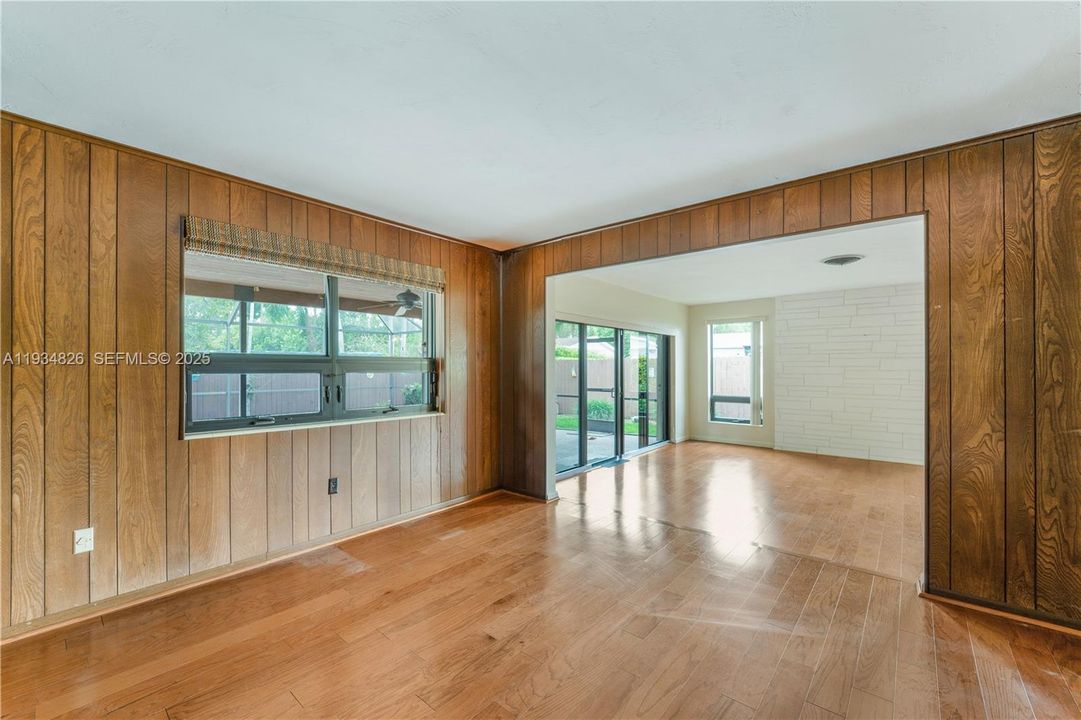 For Sale: $850,000 (4 beds, 2 baths, 1785 Square Feet)