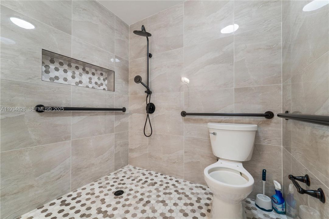 For Sale: $850,000 (4 beds, 2 baths, 1785 Square Feet)