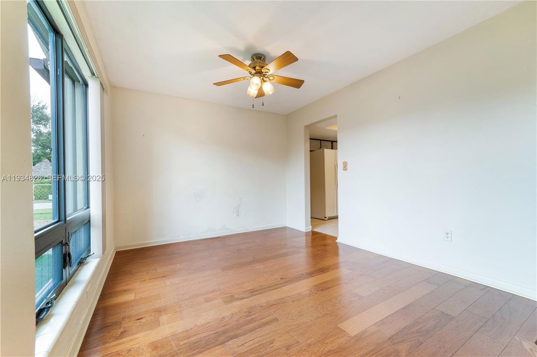 For Sale: $850,000 (4 beds, 2 baths, 1785 Square Feet)