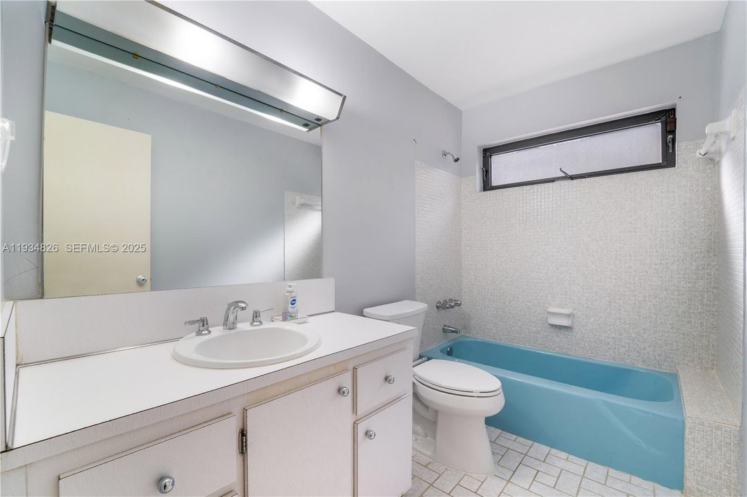 For Sale: $850,000 (4 beds, 2 baths, 1785 Square Feet)