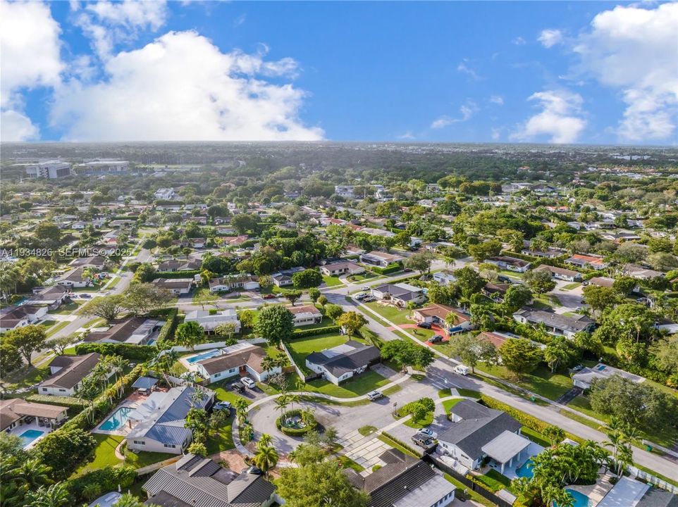 For Sale: $850,000 (4 beds, 2 baths, 1785 Square Feet)