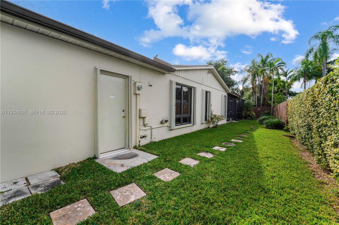 For Sale: $850,000 (4 beds, 2 baths, 1785 Square Feet)