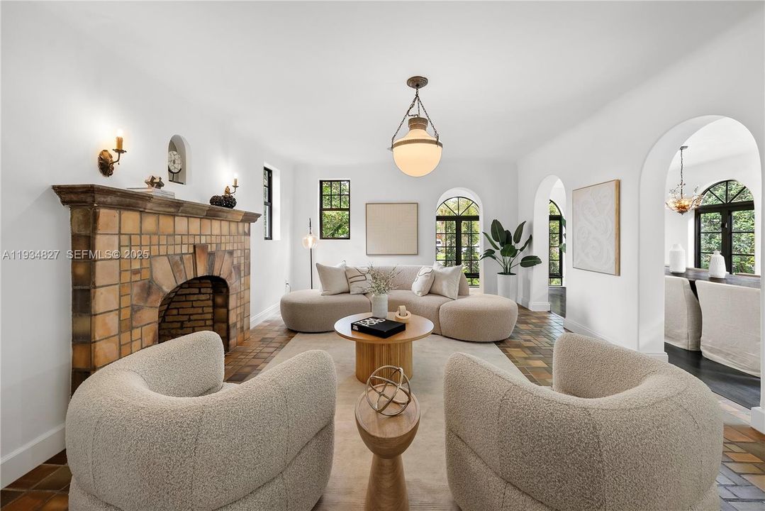 На продажу: $3,375,000 (4 спален, 3 ванн, 2672 Квадратных фут)