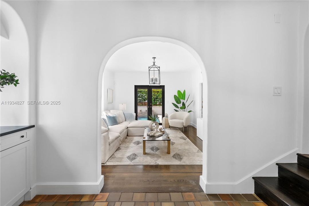 На продажу: $3,375,000 (4 спален, 3 ванн, 2672 Квадратных фут)