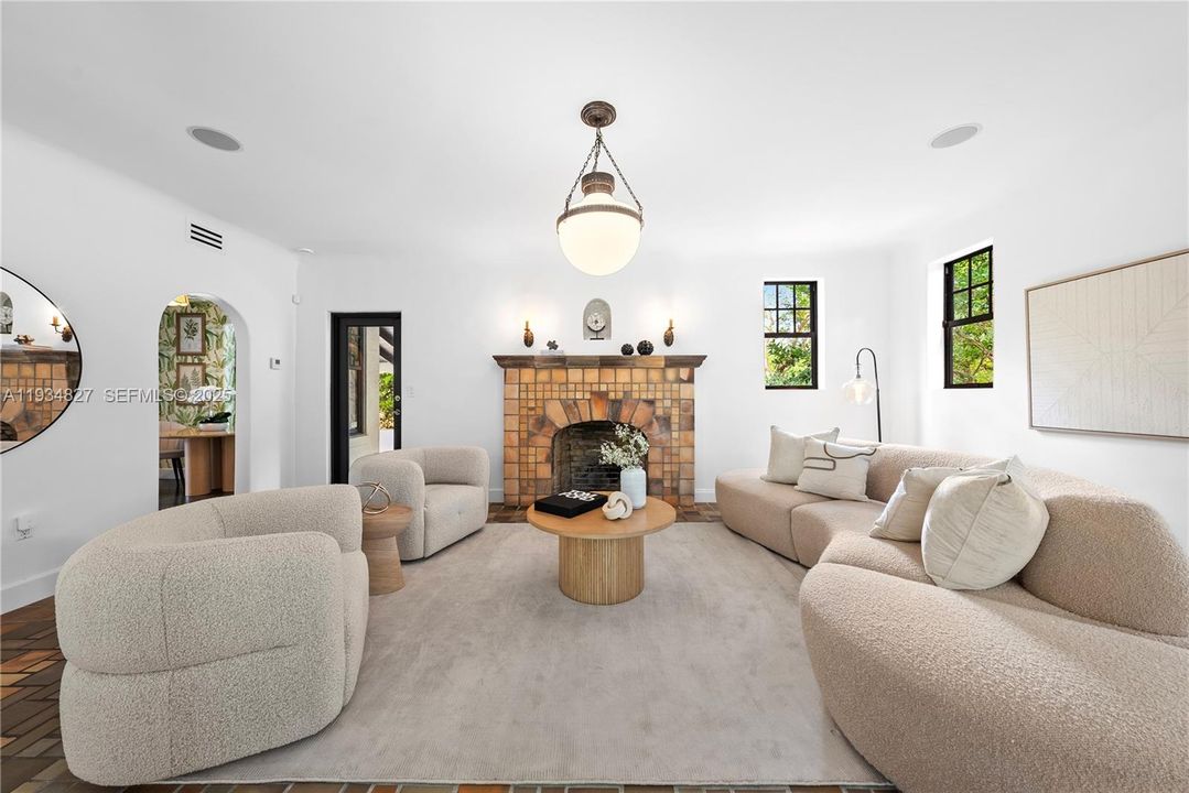 На продажу: $3,375,000 (4 спален, 3 ванн, 2672 Квадратных фут)