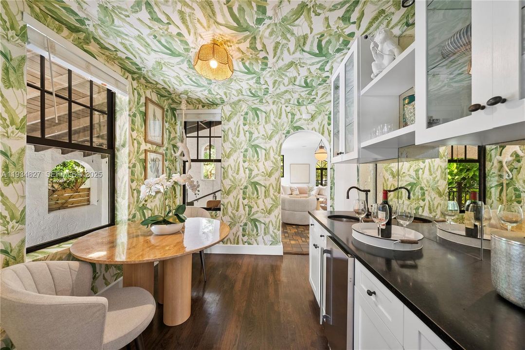 На продажу: $3,375,000 (4 спален, 3 ванн, 2672 Квадратных фут)