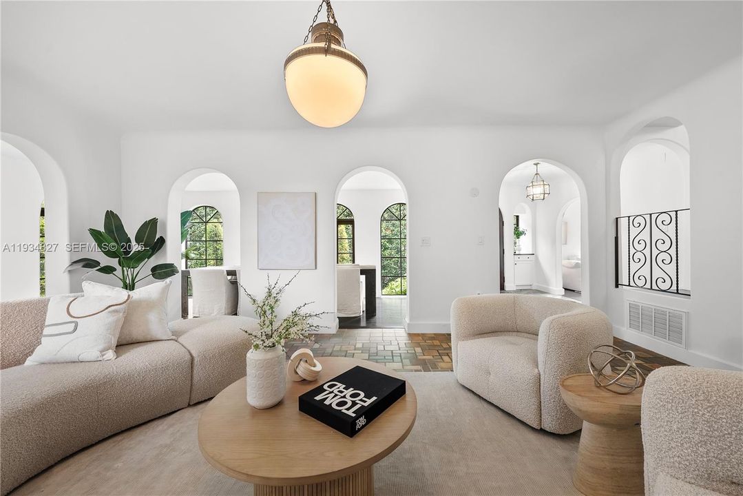 На продажу: $3,375,000 (4 спален, 3 ванн, 2672 Квадратных фут)